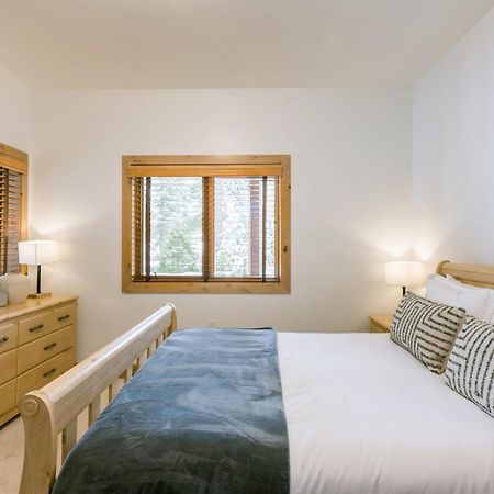 Coyote Moon By Avantstay Cabin Wsauna Mins From Dt Truckee Northstar Exterior photo