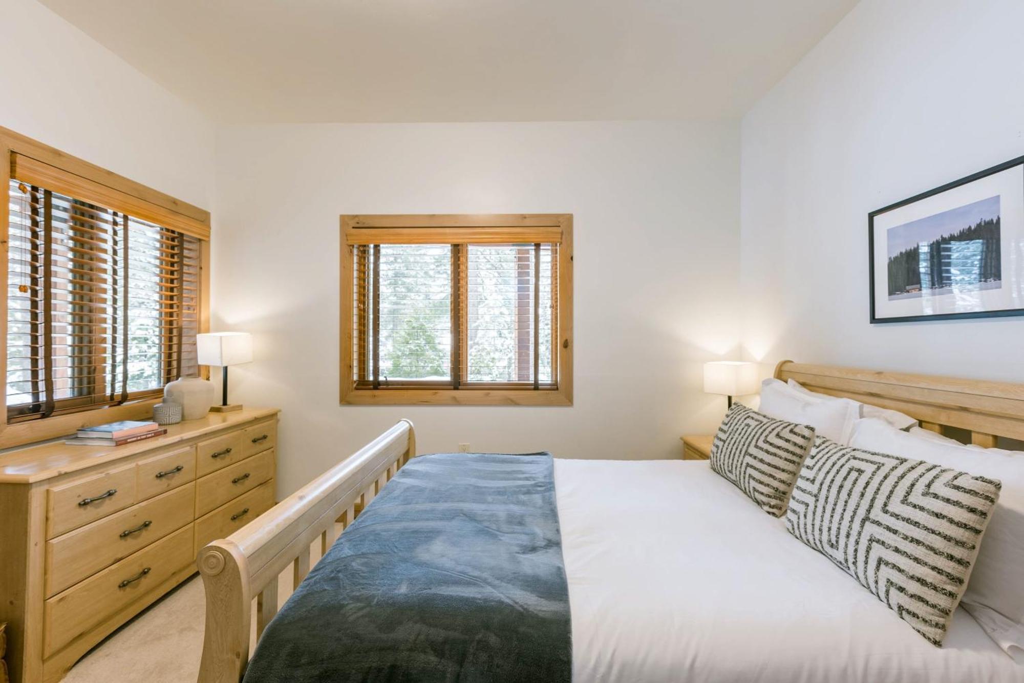Coyote Moon By Avantstay Cabin Wsauna Mins From Dt Truckee Northstar Exterior photo