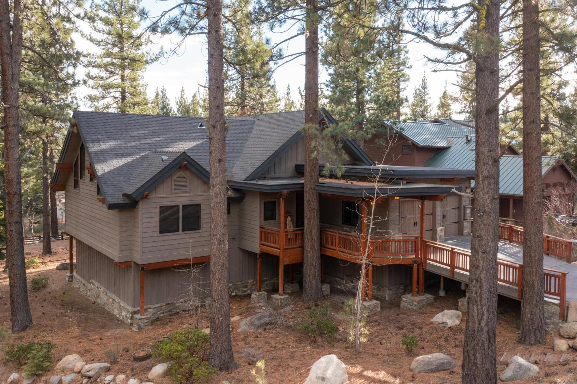 Coyote Moon By Avantstay Cabin Wsauna Mins From Dt Truckee Northstar Exterior photo