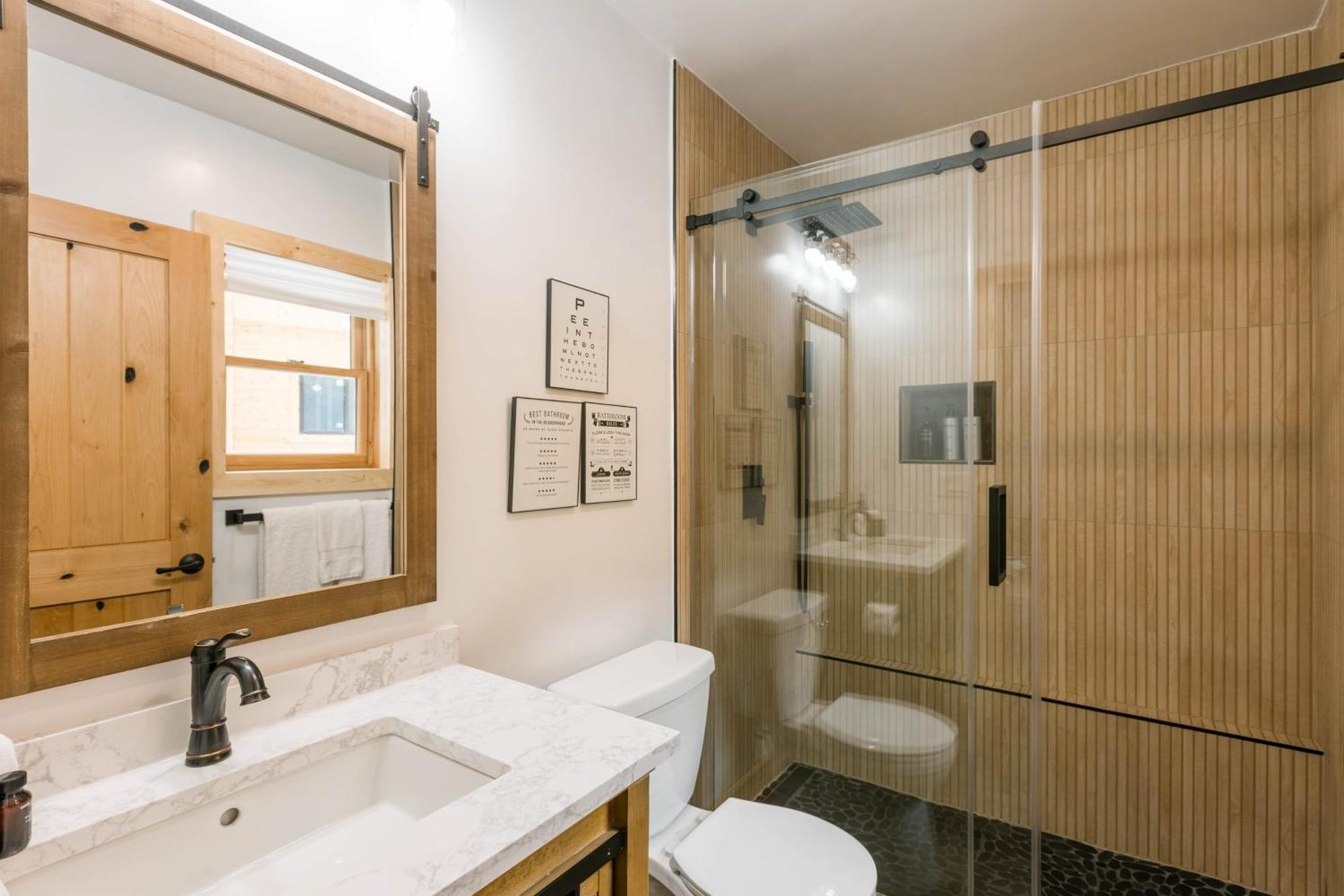 Coyote Moon By Avantstay Cabin Wsauna Mins From Dt Truckee Northstar Exterior photo
