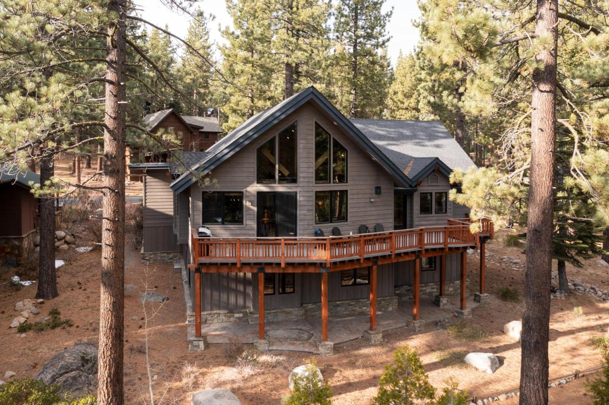 Coyote Moon By Avantstay Cabin Wsauna Mins From Dt Truckee Northstar Exterior photo